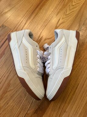 Men's Casual Lace-Up Sneakers in Cream with Brown Sole